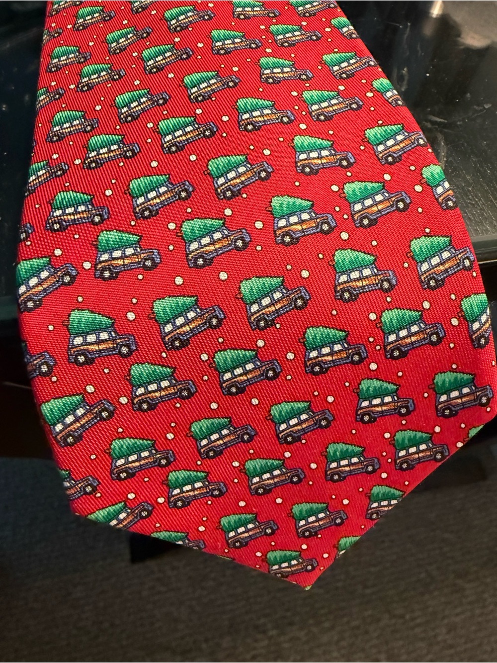 Vineyard Vines Red Tie with Green Tree-on-Car Print